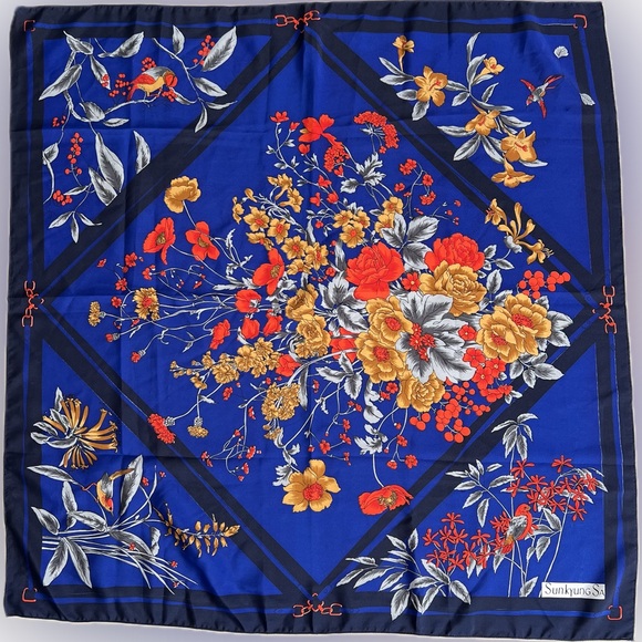 💐🟦Sunkyung Sa Silk Scarf | Yellow/Orange Bouquets | 29" Square | Vtg Japanese - Picture 3 of 17
